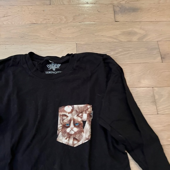 Tops - Grumpy cat pocket tee